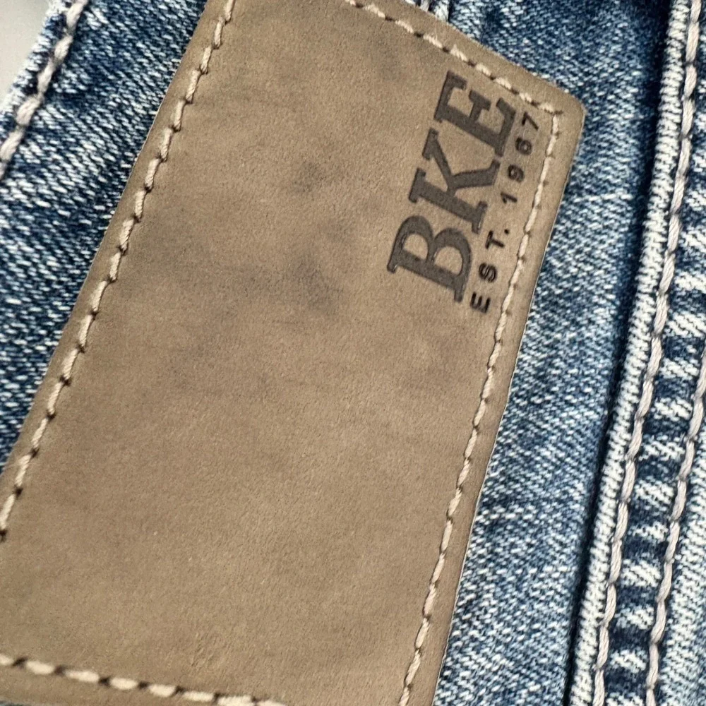BKE Jake Straight Jeans Mens 33x34 Blue‎ Distressed Ripped Denim Stretch Pants